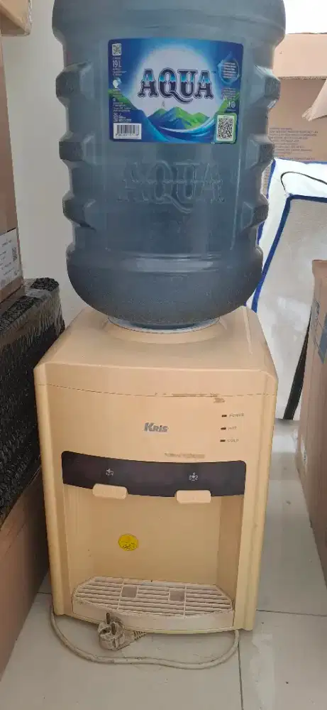 Dispenser Merk Kris free galon kosong