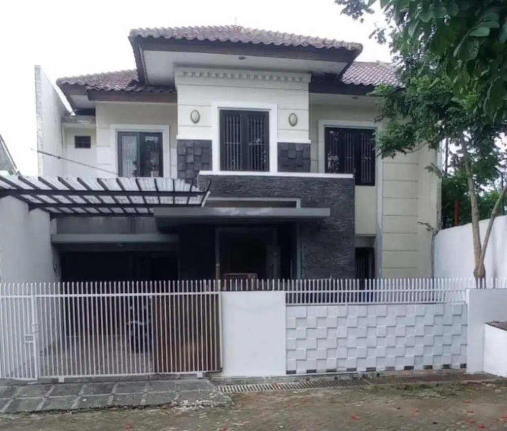 DIJUAL Rumah Asri 2 lantai di Taman Senayan 3,5M (nego)