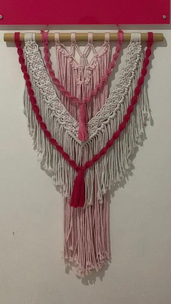 HIASAN MACRAME BESAR PINK PUTIH