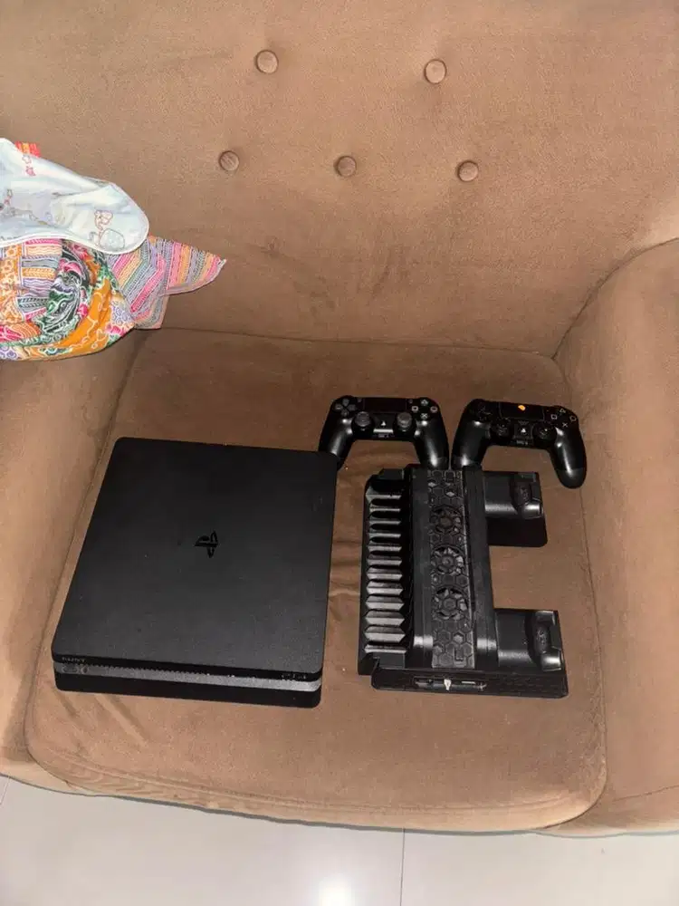 DIJUAL MURAH PS4 slim 500gb / PLAYSTITION 4 / ps 4