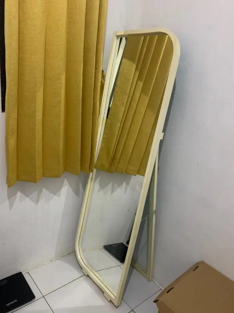 CERMIN STANDING MIRROR PUTIH BESAR DAN TINGGI