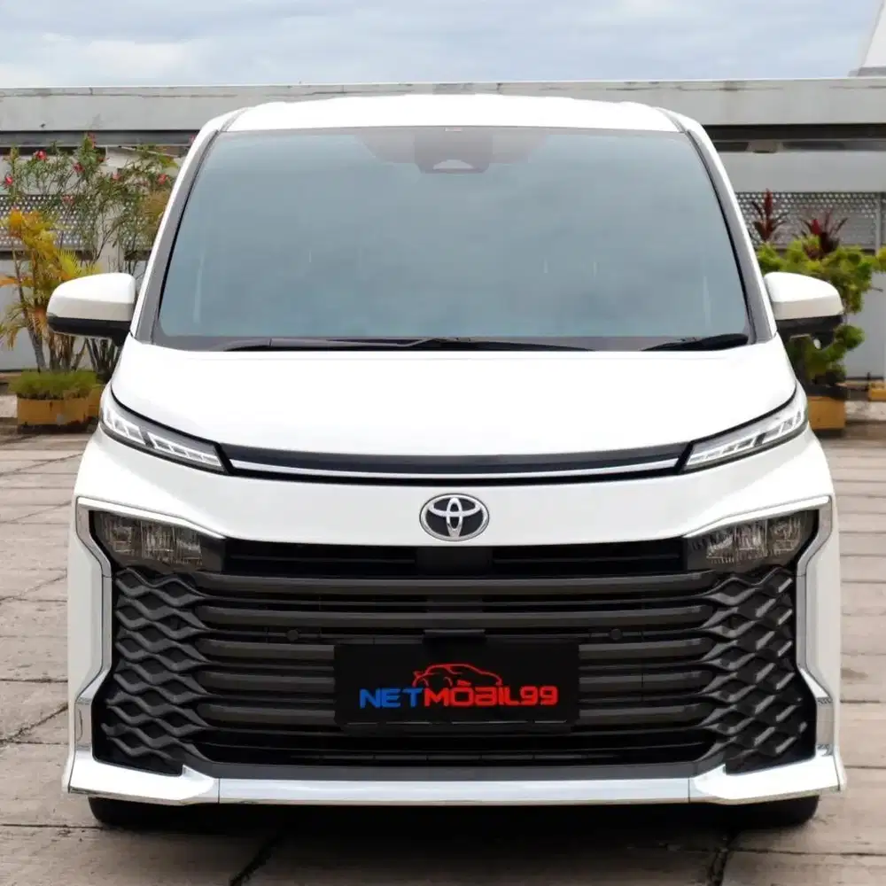 TOYOTA VOXY 2022