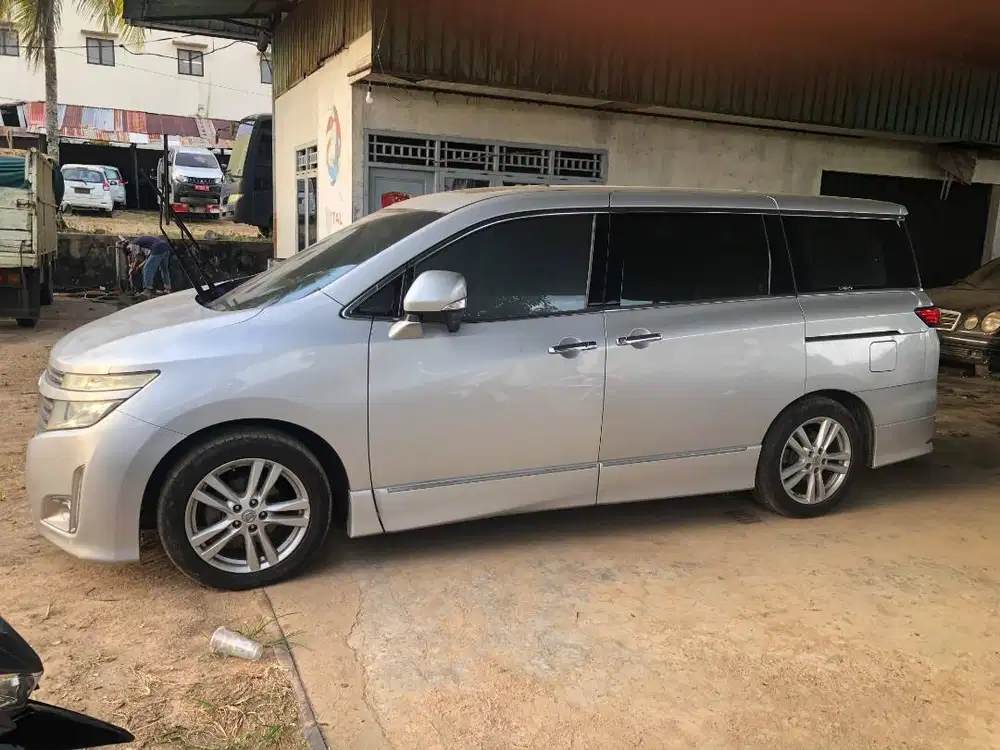 DIJUAL CEPAT MOBIL NISSAN ELGARD MURAAH