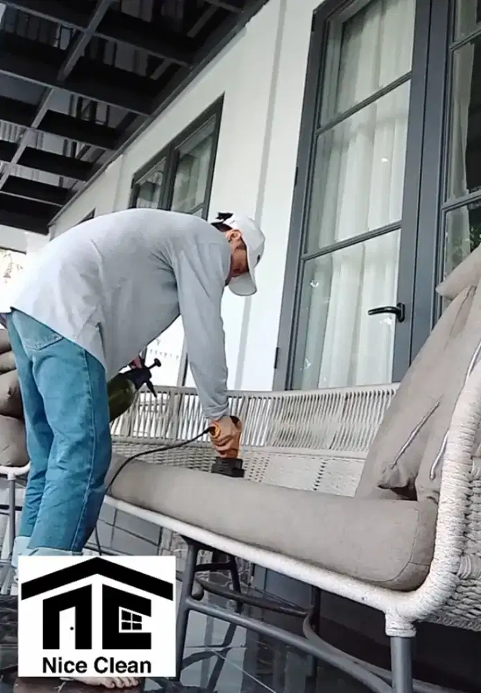 Cuci sofa cuci springbed cuci karpet cuci kasur cuci kursi cuci vitras