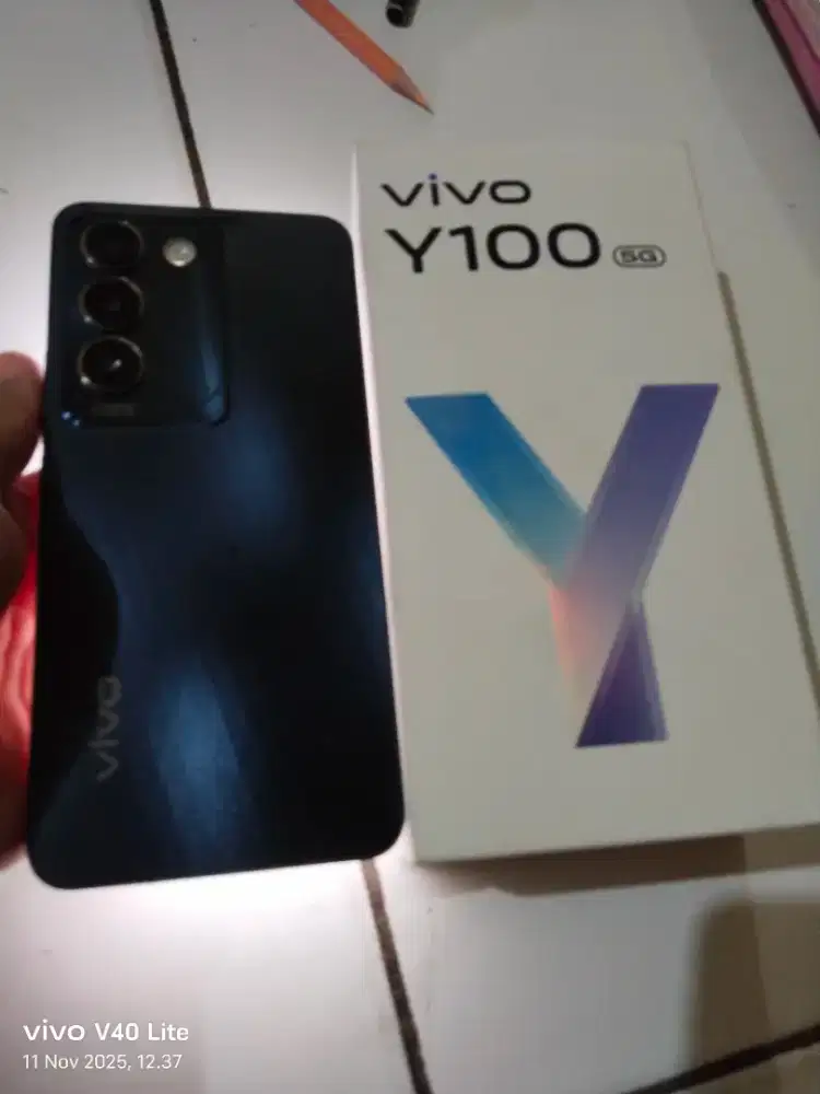 Vivo y100 5g second like new