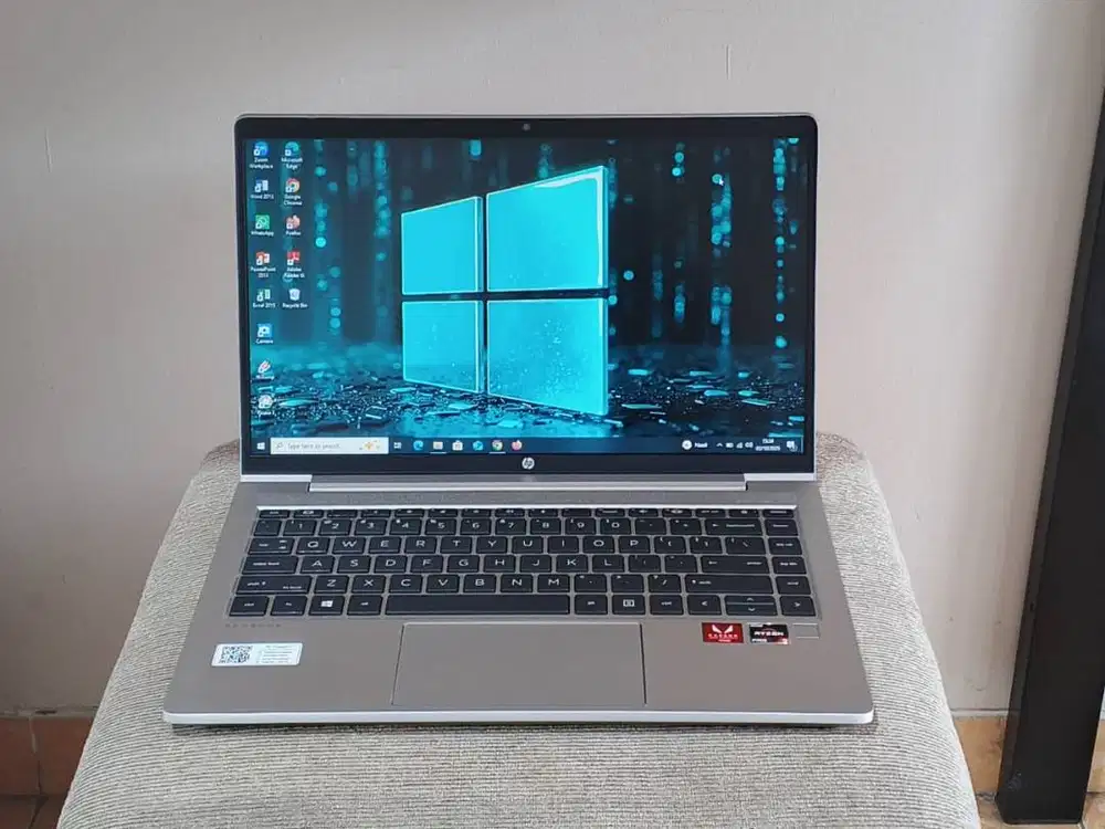 Laptop HP Ryzen 5 5600 Ram 16 SSD 512 GB Normal mulus like new