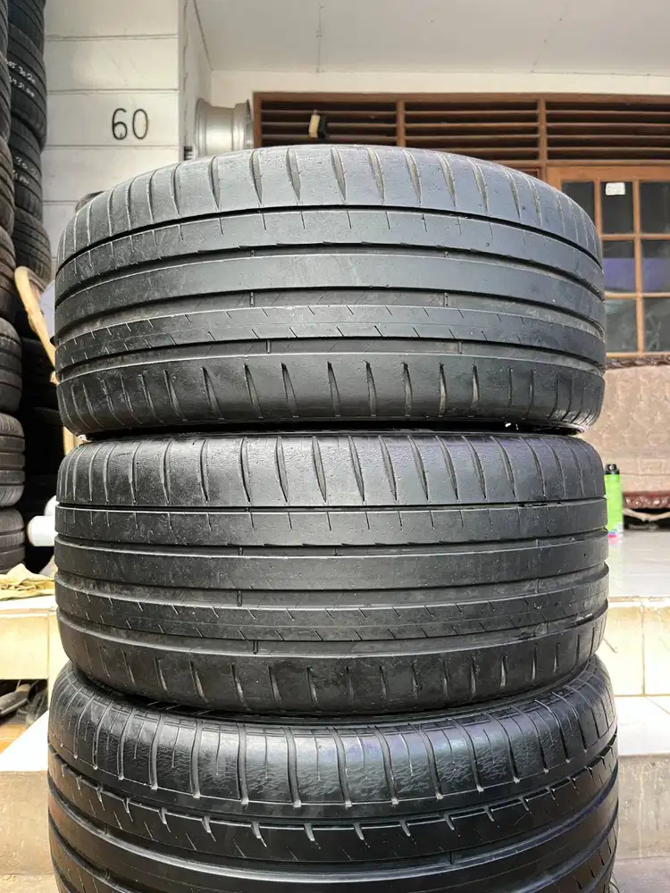 Ban Michelin Pilot Sport 4 225 40 r18 2Pcs