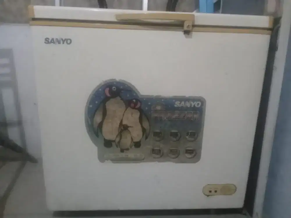 Frezer merk Sanyo 200 ltr