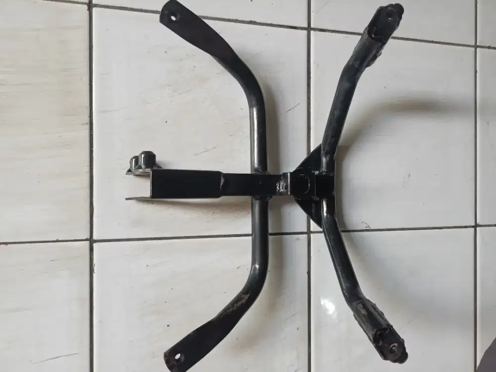 64221-KPP-930 tanduk rusa bracket CBR 150 old Thailand KPP