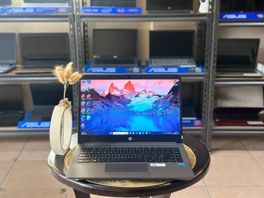 PROMO HP 240 G9 CORE I3-1215U/SSD256GB/RAM8GB BERGARANSI