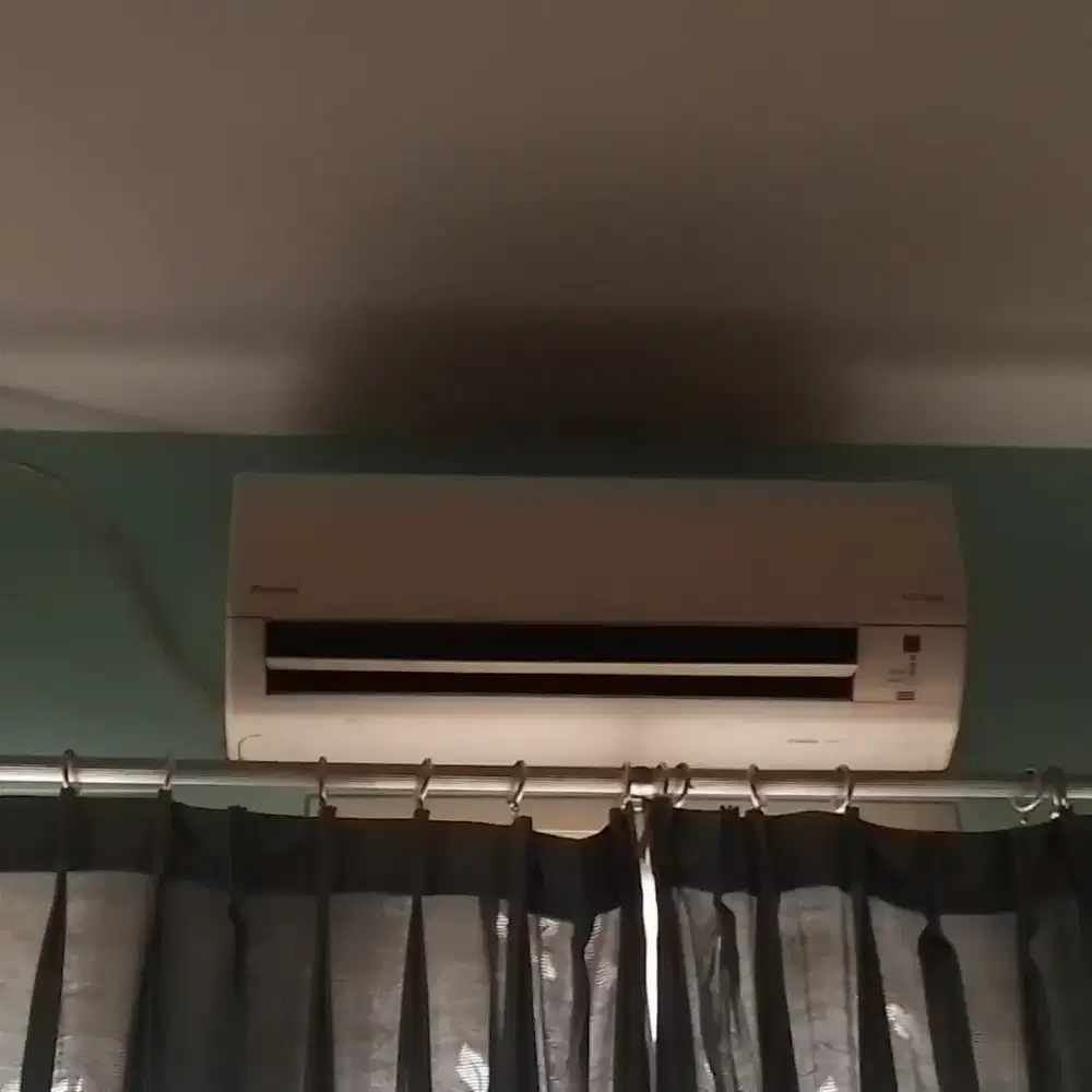 Ac bekas daikin inverter 1/2 pk