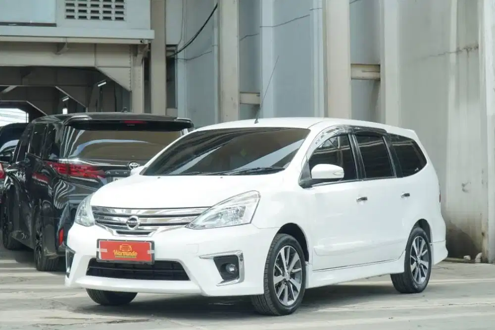 Nissan Grand Livina 1.5 HWS Matic tahun 2017 Putih AT DP minim 15 juta