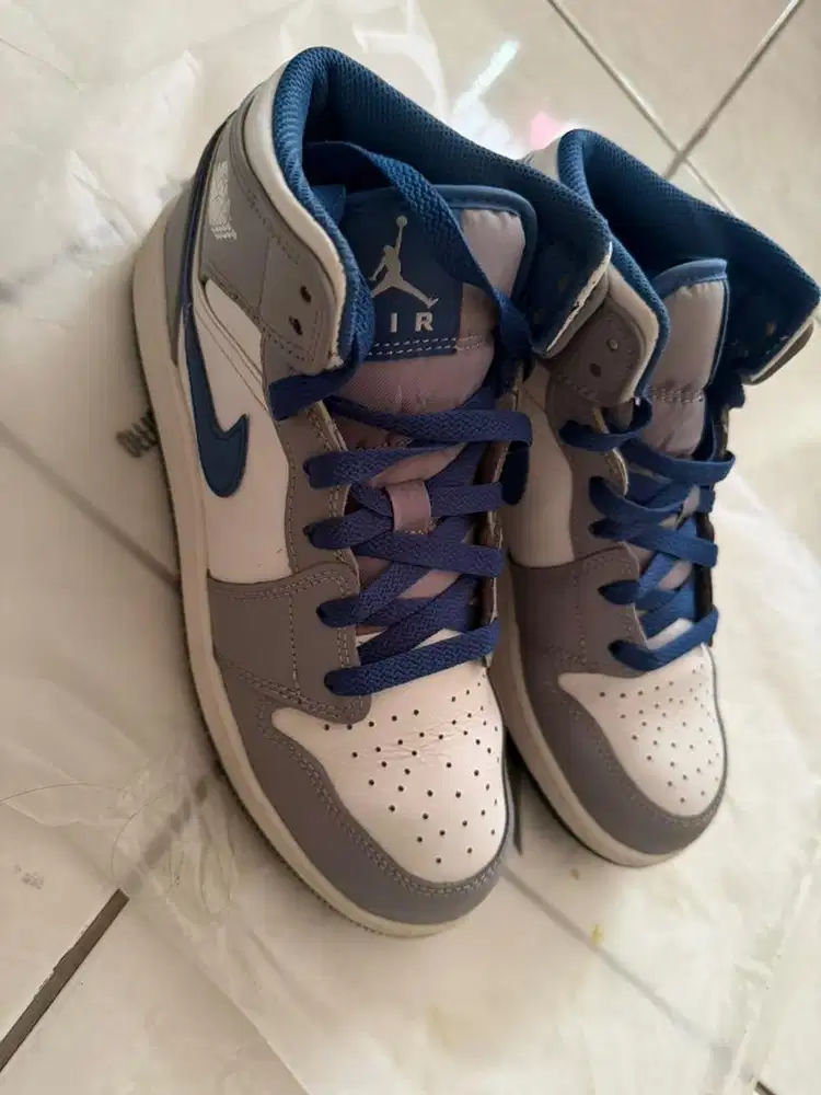 SEPATU AIR JORDAN MID TRUE BLUE