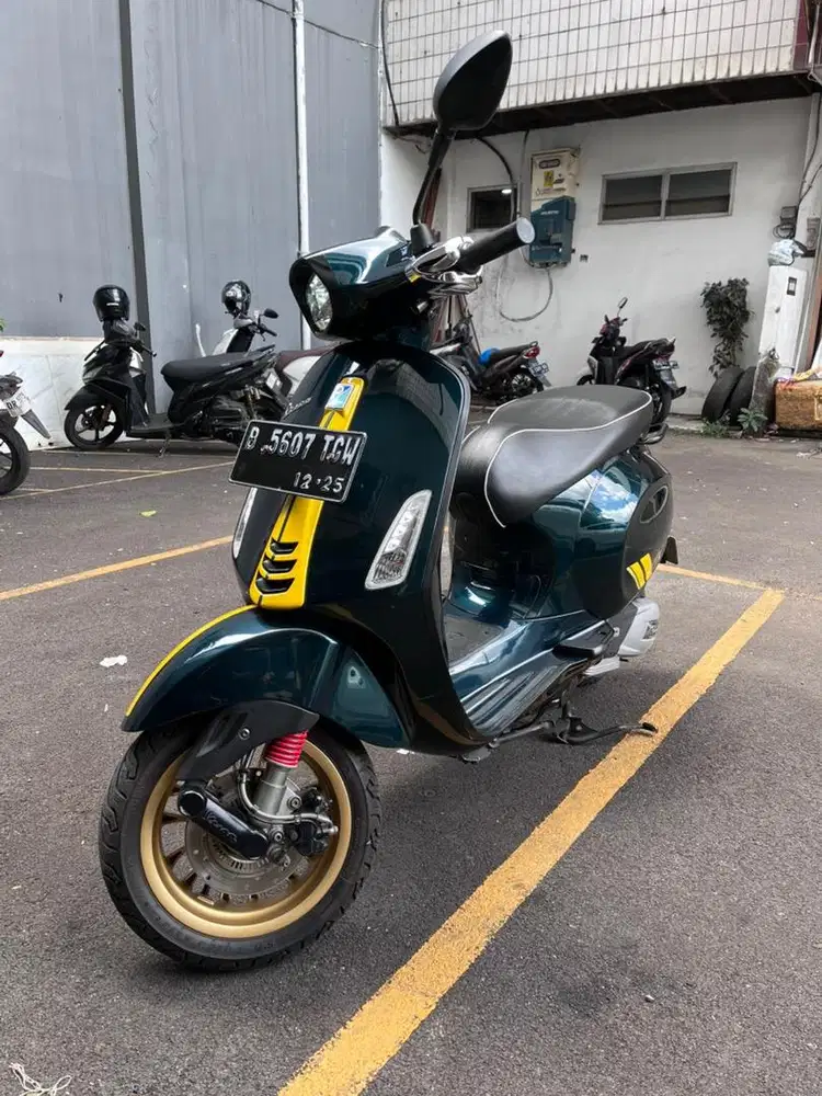 Vespa Sprint Racing Sixties