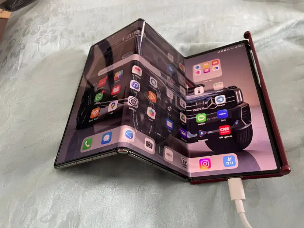 HUAWEI MATE XT (THREE FOLD)