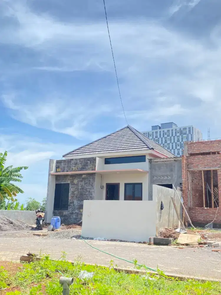 Rumah ngaliyan view laut dan apartemen