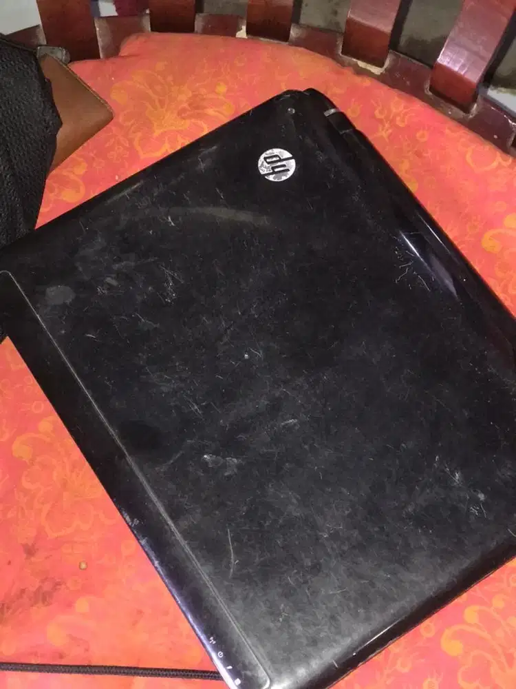 Laptop HP jadul.
