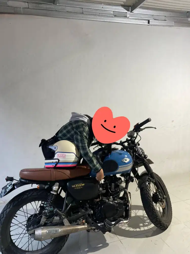 Kawasaki W175 SE Blue Katros Customkit Tracker