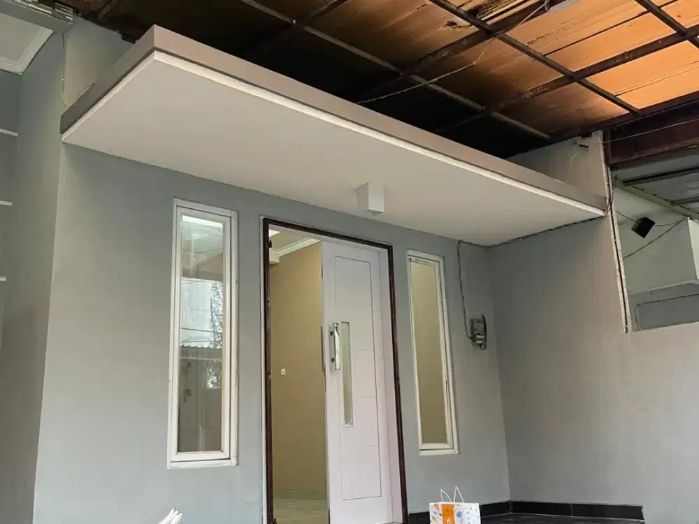 Rumah 2 Lantai, bangunan kokoh, hadap Selatan, Siap Huni di Komplek Imperial Gading