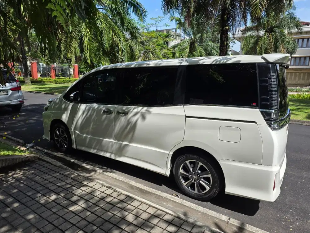 Toyota Voxy 2020 Bensin