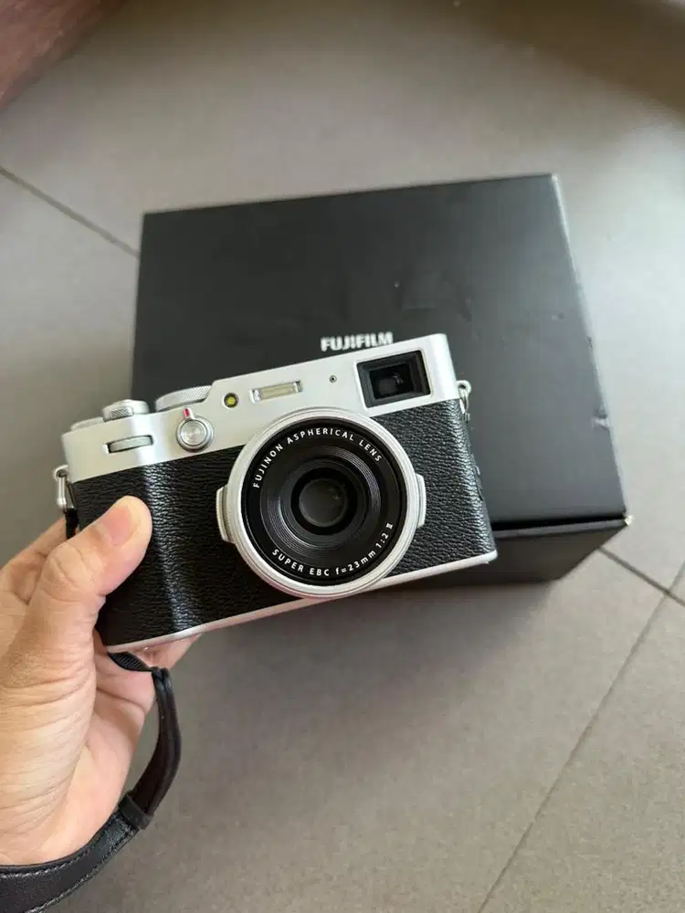 fujifilm x100v / bukan fujifilm x100vi ricoh GR III canon G7X III