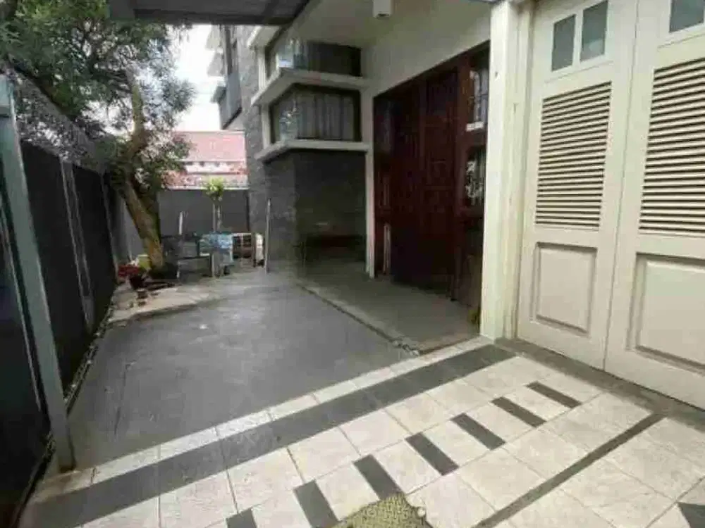 Dijual Rumah bagus di Sukaluyu dekat Gedung Sate