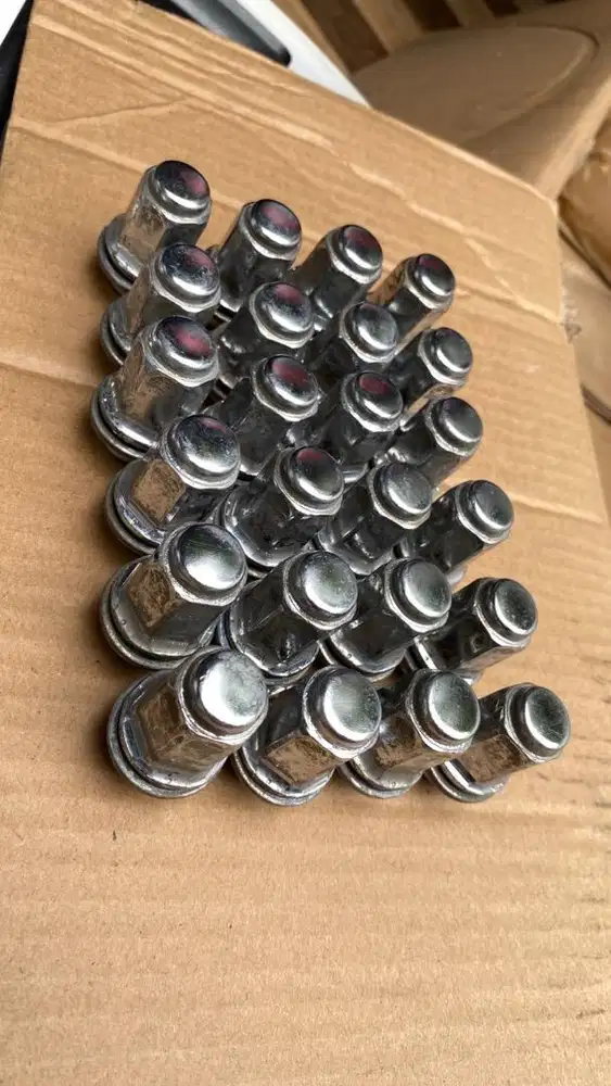 24pcs Baut Velg Fortuner Camry Lexus Harier Innova DLL