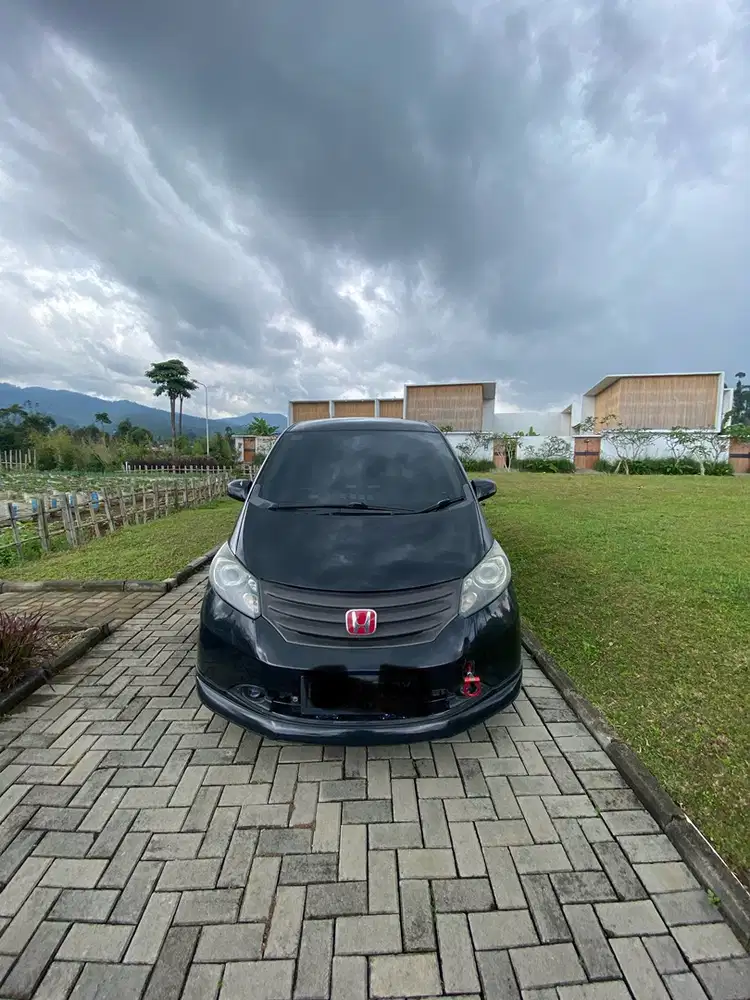 Honda Freed 2010 Bensin