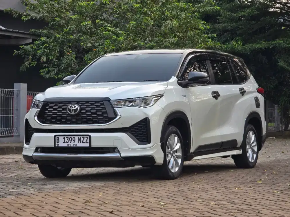 Toyota Innova Zenix 2.0 V HV Cvt Hybrid Modelista 2023 Putih Metalik