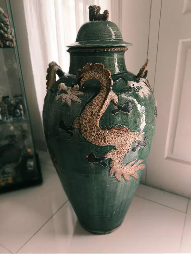 Guci China Antik warna Biru dan Hijau