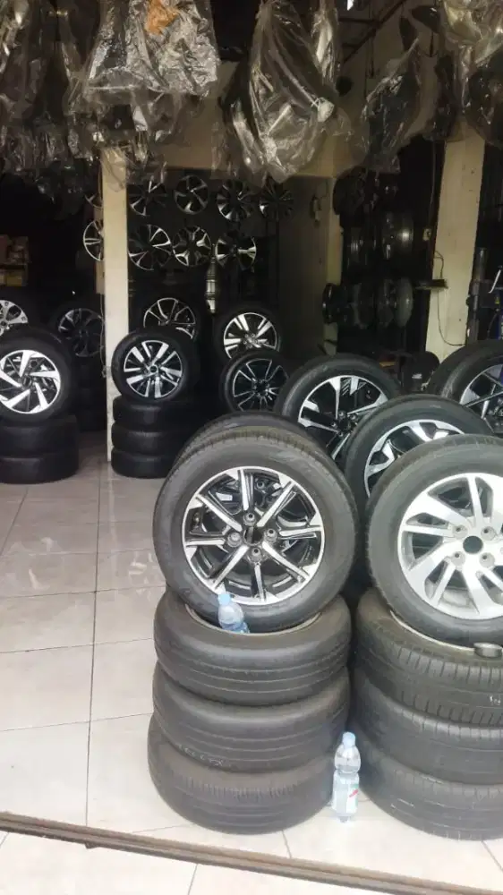 Dibutuhkan tenaga serabutan untuk toko accessories mobil