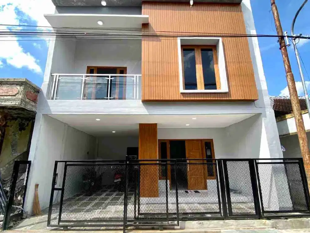 RUMAH BARU MEWAH 2 LANTAI ISTIMEWA DALAM RINGROAD DI JALAN MAGELANG KM 6 SINDUADI