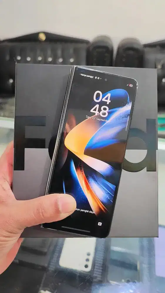 Samsung Galaxy Z Fold4 12/256GB Minus lcd dalam