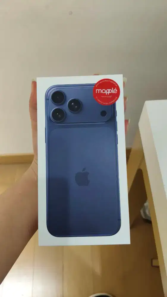 Iphone 17 pro max 256 deep blue