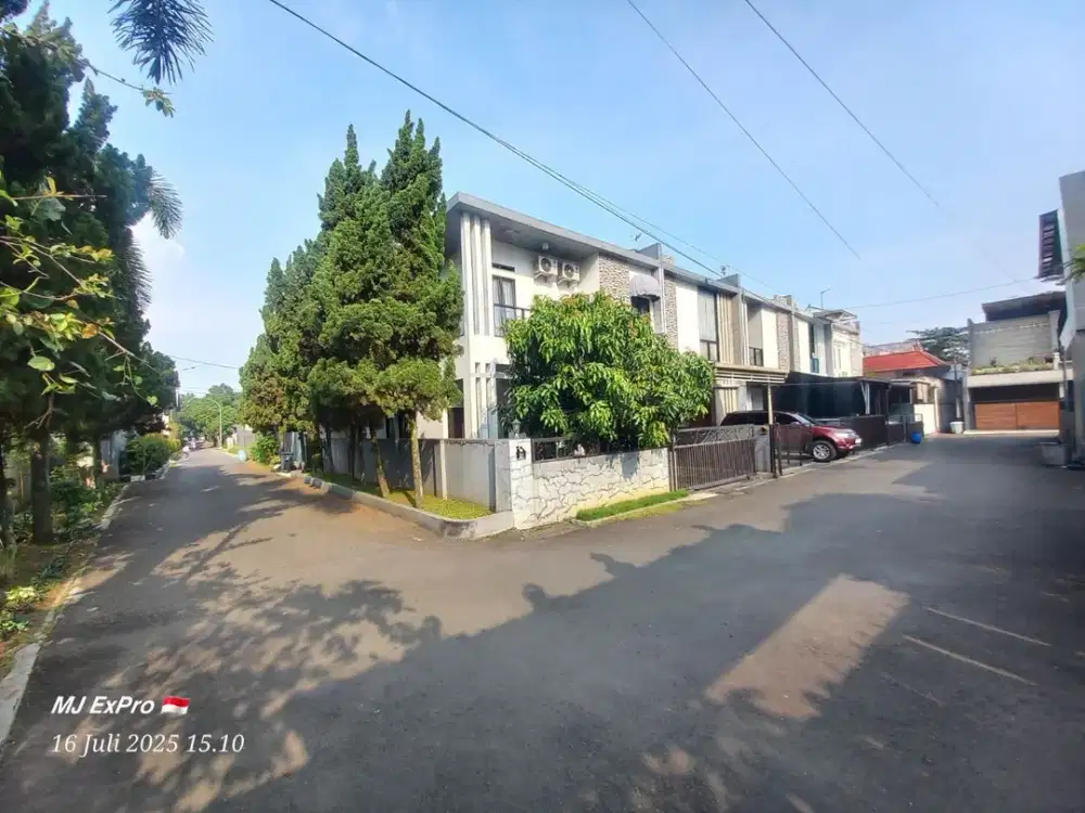 Dijual Rumah HOOK Siap Huni komplek Arcamanik Endah Golf Raya dkt Sport Jabar Bandung