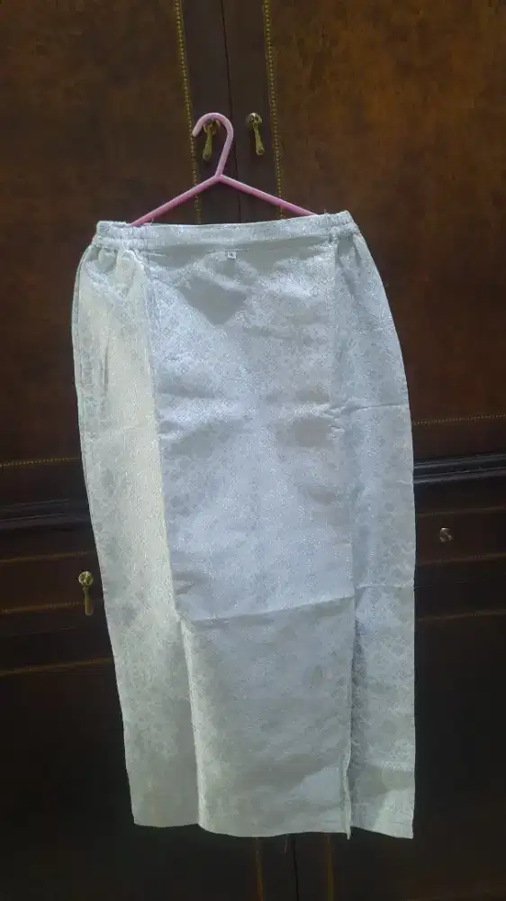 ROK SPAN SONGKET- Putih Silver
