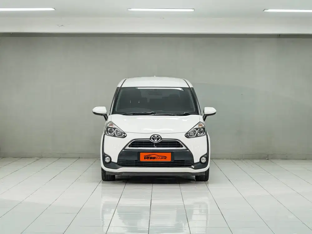 TOYOTA SIENTA V 1.5 METIC 2017