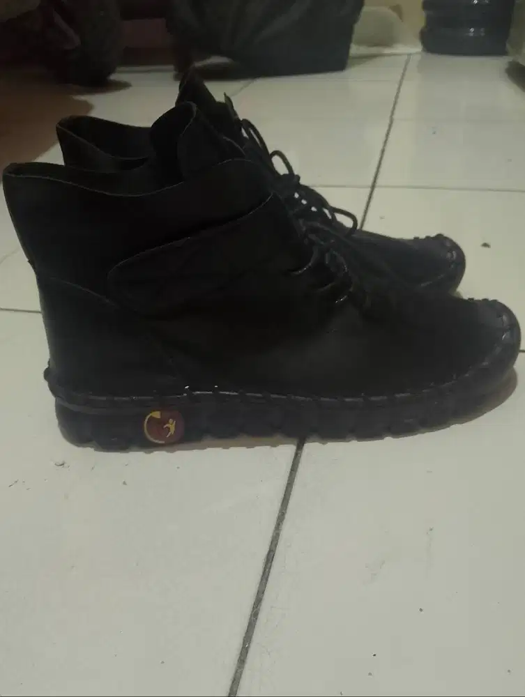 sepatu boots wanita