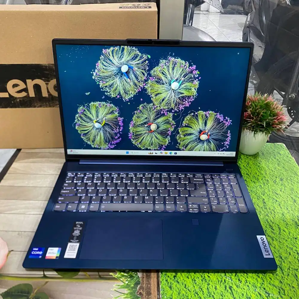 New Lenovo Ideapad Slim 5i Core i7-1355U 16GB 512GB 16IPS Win11