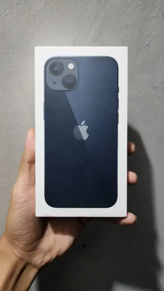Iphone 13 128gb ibox like new