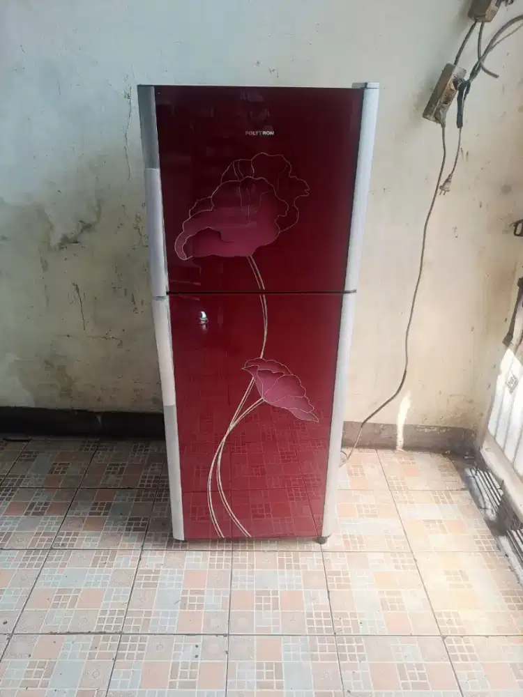 Jual kulkas POLYTRON dua pintu siap untuk d antar