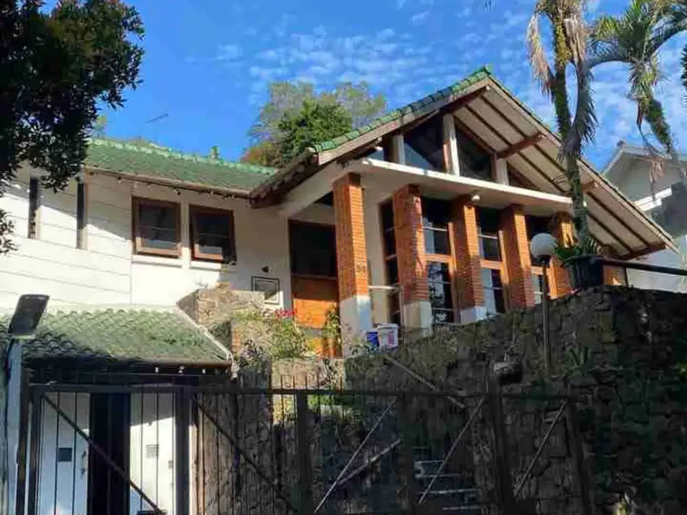 Dijual Rumah Nyaman Asri Suasana Sejuk Dago Kota Bandung