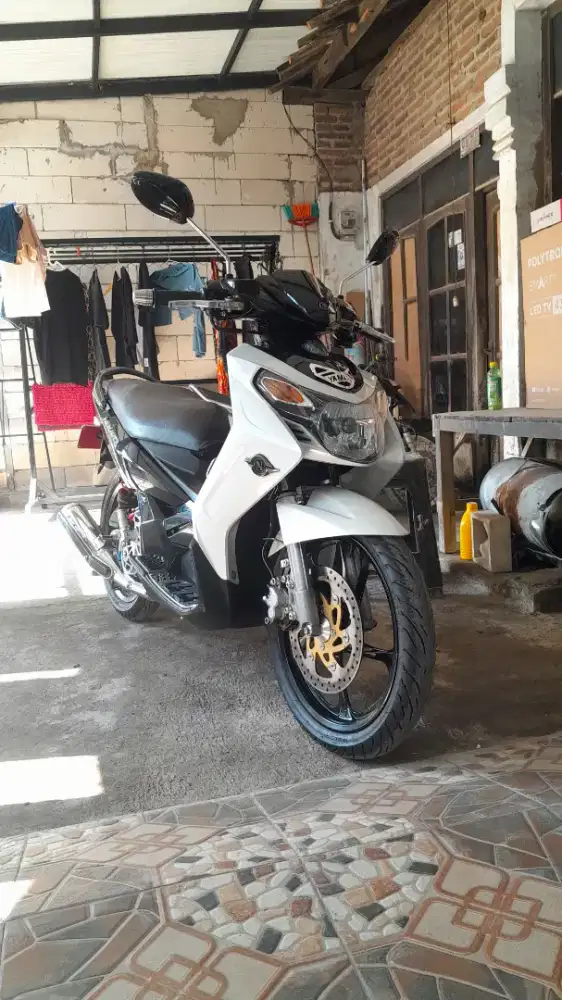 Nouvo Z 2007 restomon