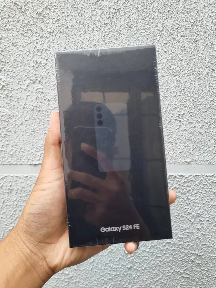 Samsung Galaxy S24 FE 8/256GB New Garansi Resmi - 8/256GB