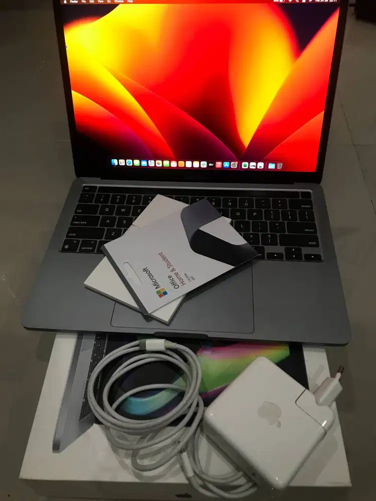 Macbook Pro M2 8/256 ex Ibox - Nego
