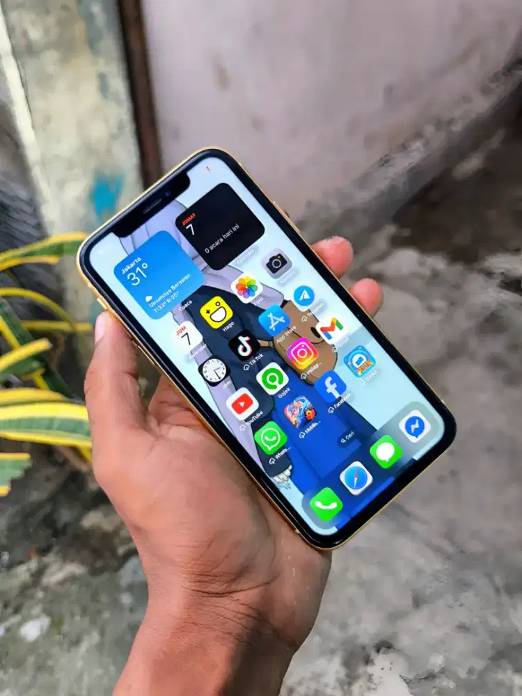 Iphone xr mulus siap pakai