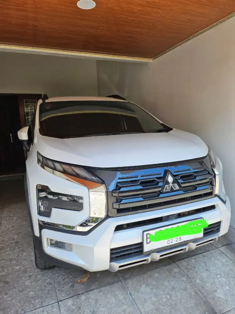 Xpander cross CVT Nik 2022 kilometer rendah