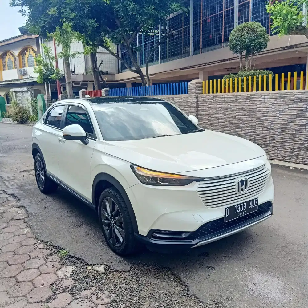 Honda hrv SE 2022 km 16rb putih