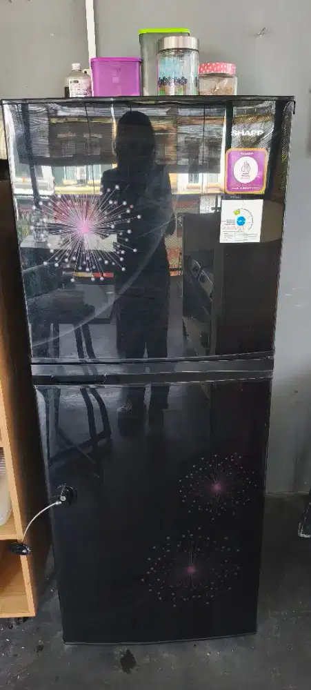 Dijual cepat kulkas Sharp