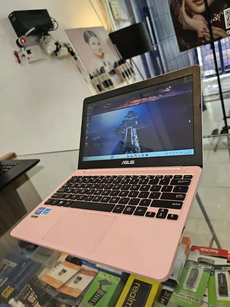 Laptop Asus vivobook New ex display windows ori